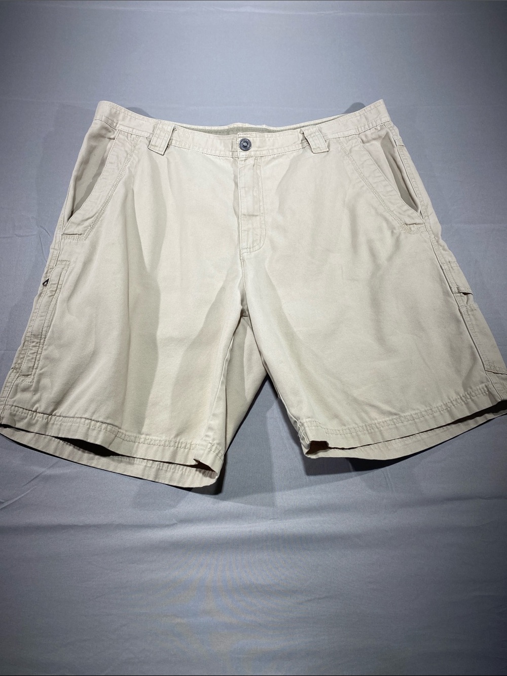 Columbia Men's Tan Cargo Shorts